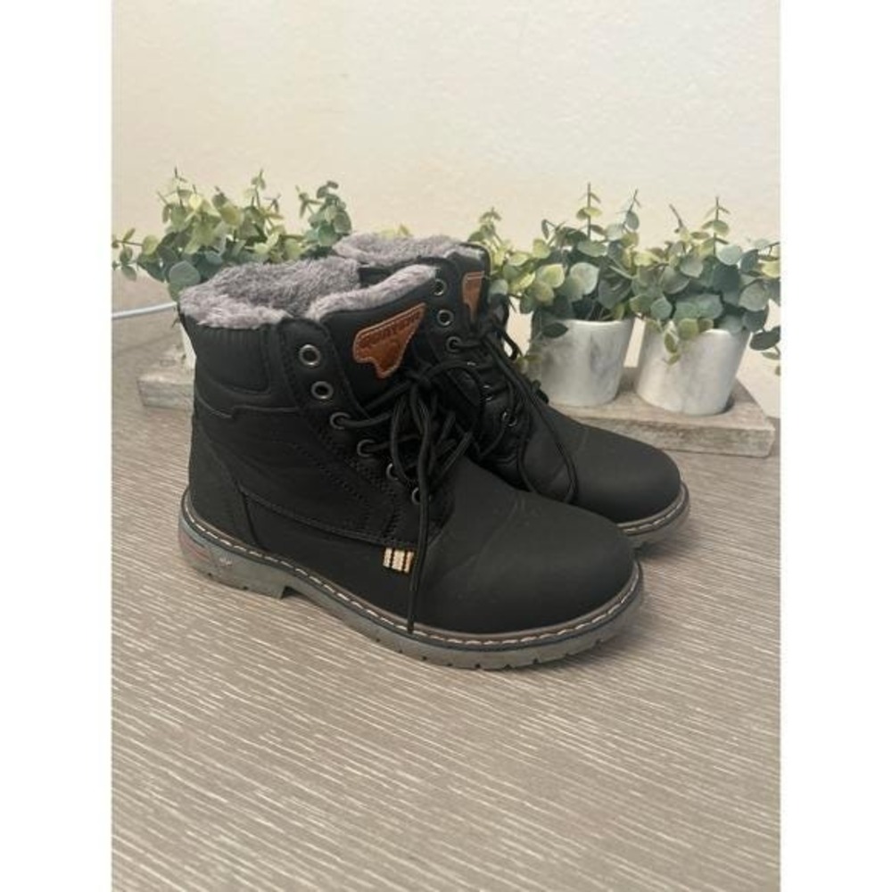 Quatchi‎ faux fur-lined winter hiking boots size 6.5